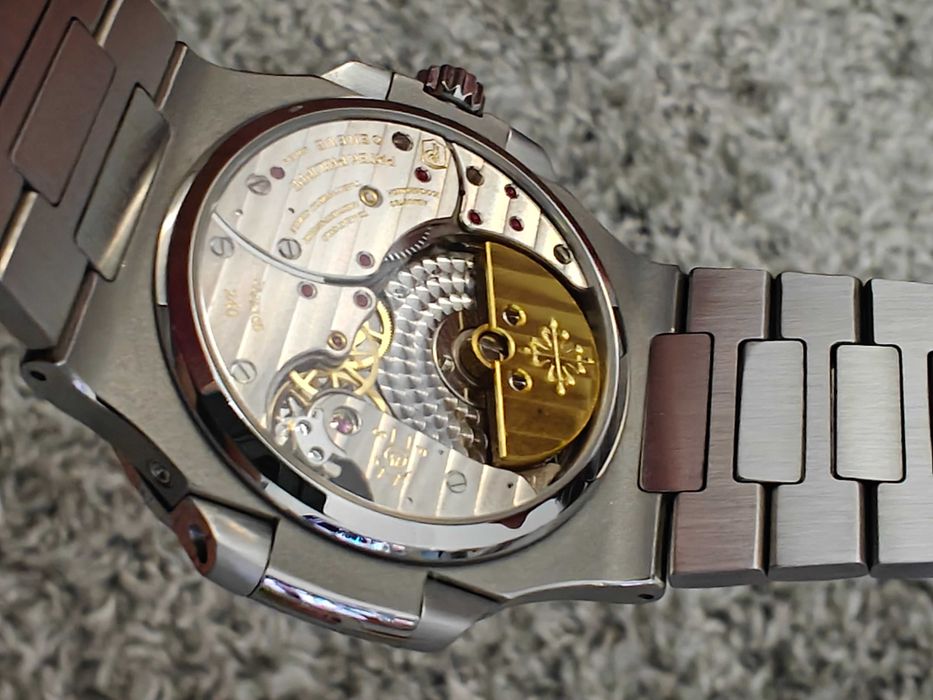 Ceas de lux inspirat de Patek Philippe 5712 – design sofisticat