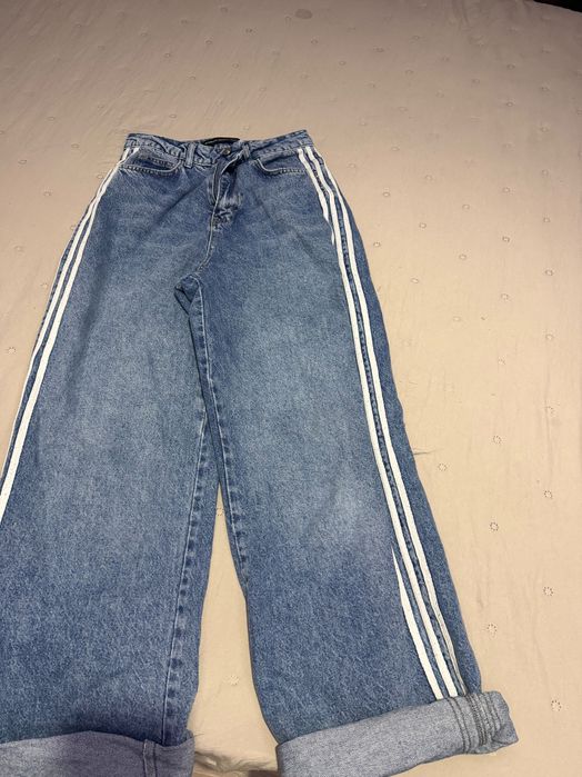 BERSHKA Якета, дънки, потник с пера и къса блузка