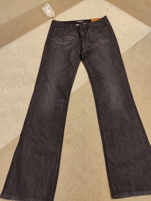 Продам      джинсы