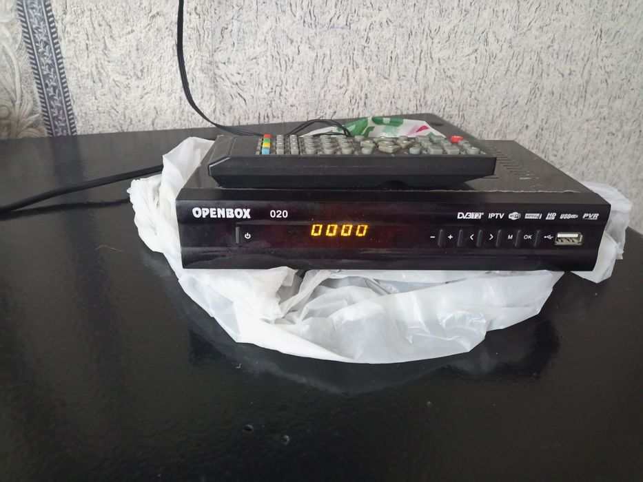 Продам тюнер openbox- 020