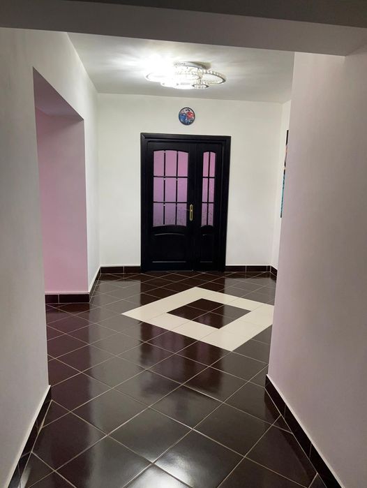 Apartament trei camere