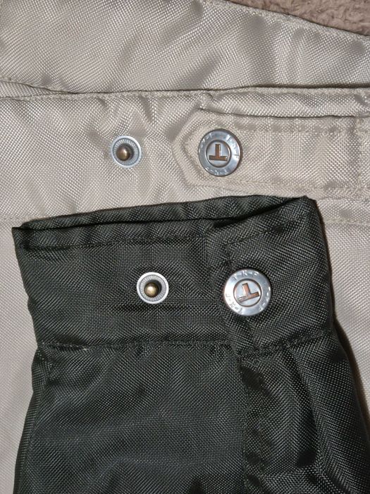 Geaca adolescenti, de la brandul TKF Bush Australia, practic noua