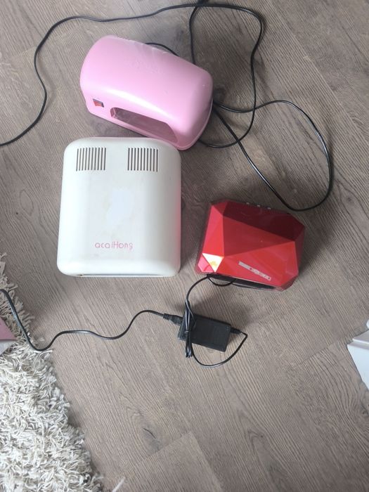 Отдам бесплатно лампы для сушки ногтей