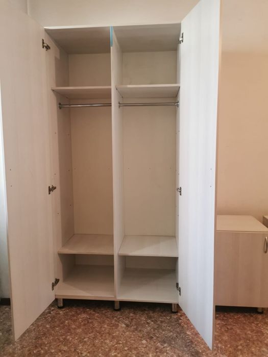 Продам шкаф и тумбочки