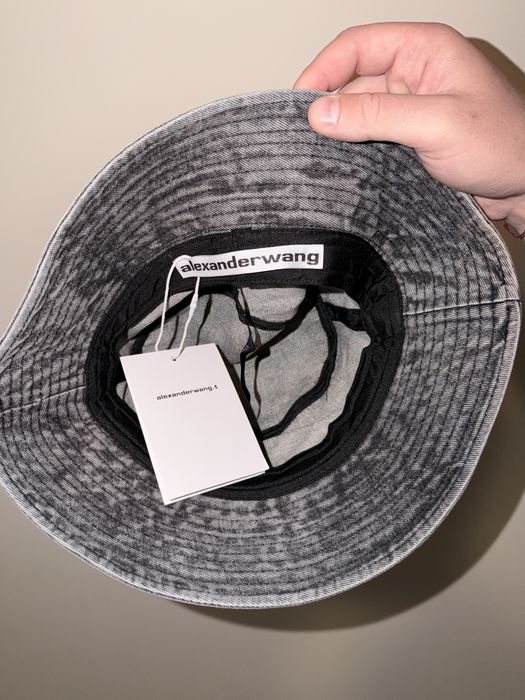 Шапки Chanel, Alexander Wang