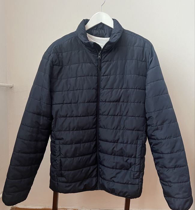 Geaca subtire, bleumarin eleganta cu guler inalta, comoda si usoara, Sinsay, L