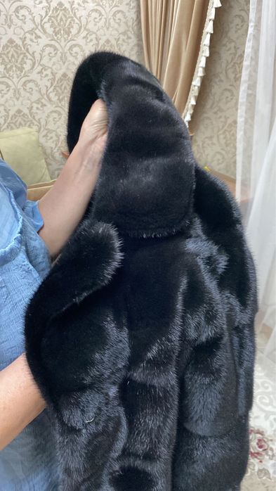 Продам норковую шубу BLACK GLAMA