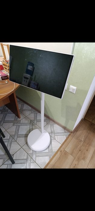 Не работает треснул экран на запчасти