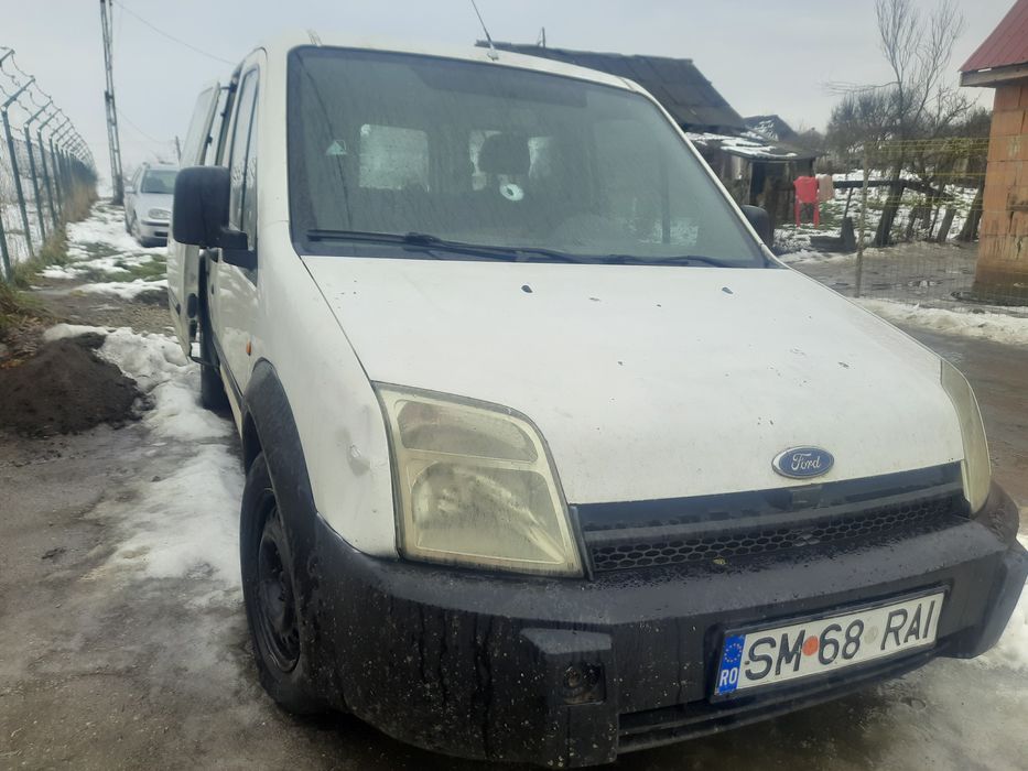 Vând Ford tourneo