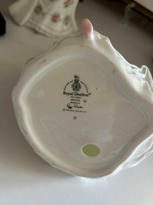 Порцеланова фигура на ROYAL DOULTON - Diana.