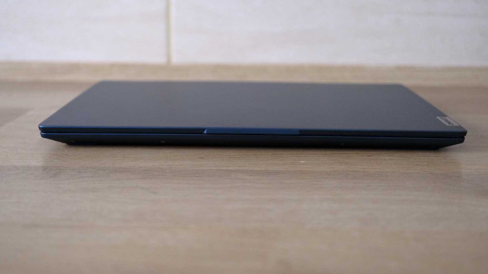 Laptop Lenovo IdeaPad 5 8GB RAM 500GB  IMPECABIL