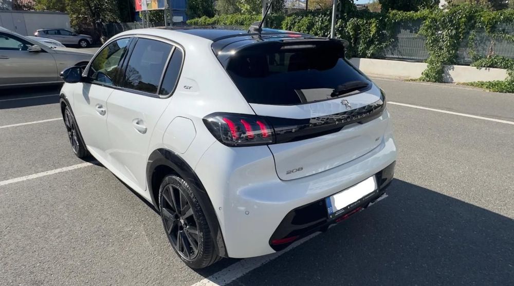 Peugeot 208 Vând Peugeot 208 1.2 L PureTech STT EAT8 GT Pack 130Cp