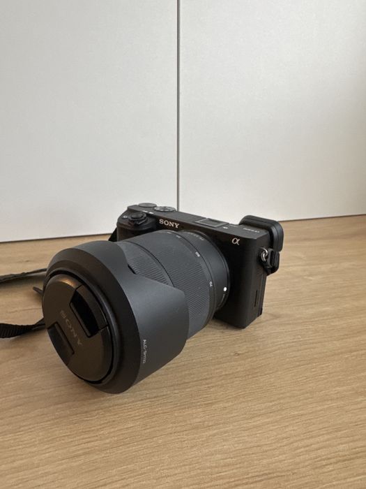 Безогледален фотоапарат Sony A6400 на 3000 кадъра