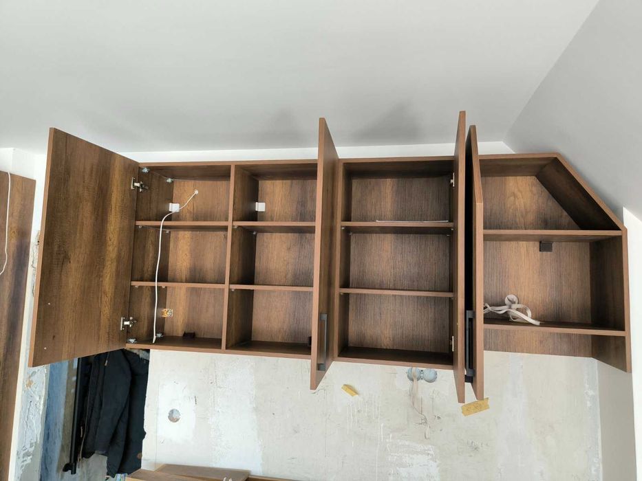 Подарявам ново обзавеждане за кухня и дрешник