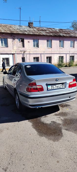 Продам BMW 330 живую)
