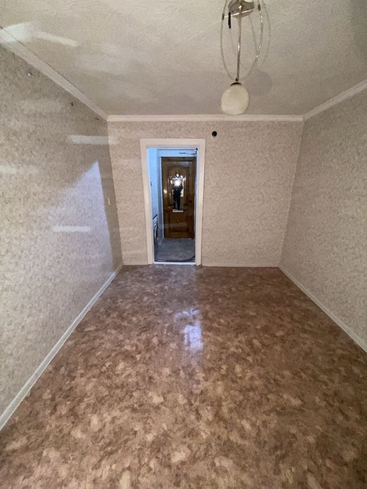 Продам 1 комнатную квартиру бывшее общежитие