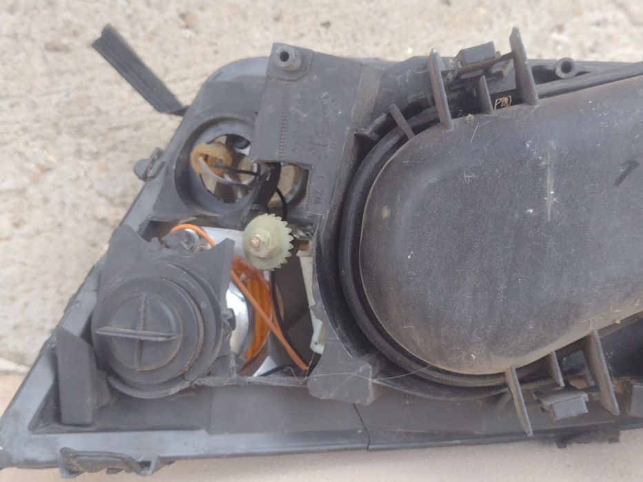 Десен фар за ford mondeo MK3 2000- 2007 година