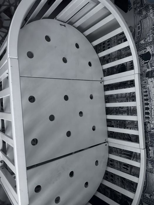 Продам манеж в хорошем состоянии