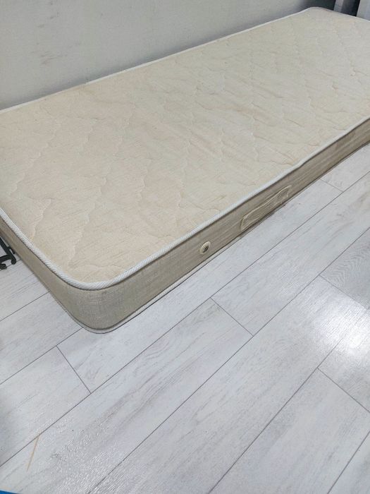 Продам Матрас 200х80