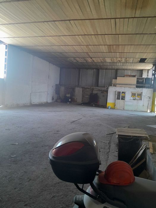 Давам под наем база с асфалтова площадка