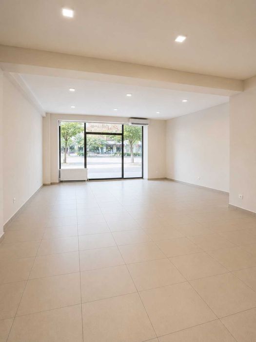 Spațiu comercial stradal 57 mp –Calea Ferentari nr. 83 | Lângă Mega Image | Vad intens | Ideal magazin, cofetărie, coffee-to-go, bar, beauty, servicii