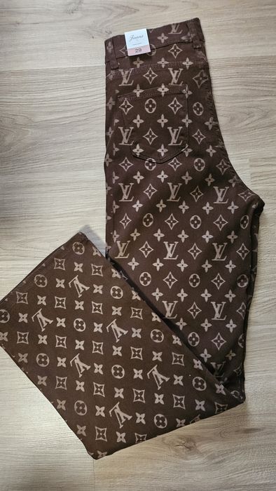 Дамски дънки с камъни