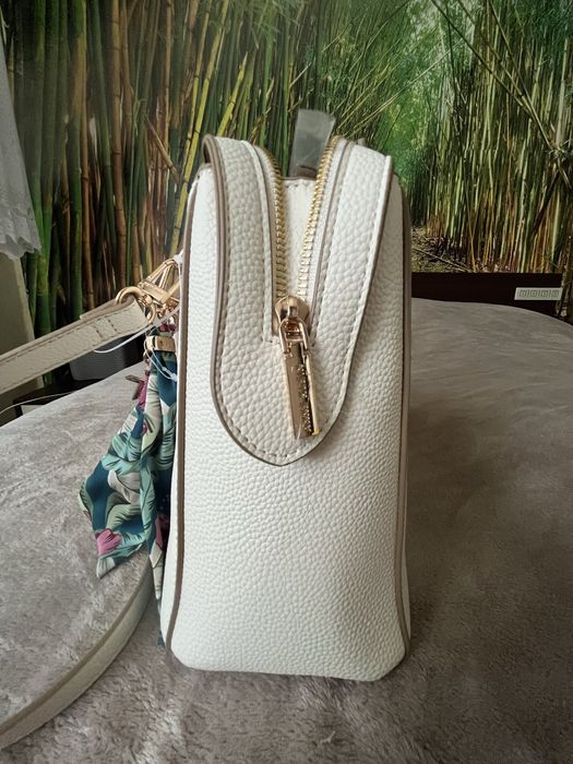 Нова чанта Anne Klein