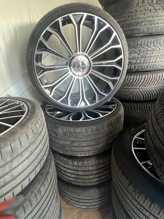Mercedes гуми с  джанти  22''