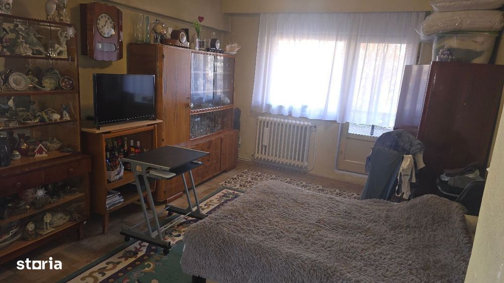 Vand apartament 3 camere decomandat Deva. Lido (Casa de Pensii) et. 2