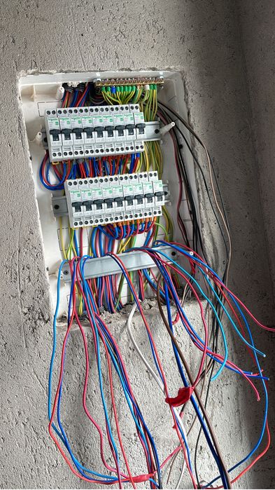 Execut lucrari electrice
