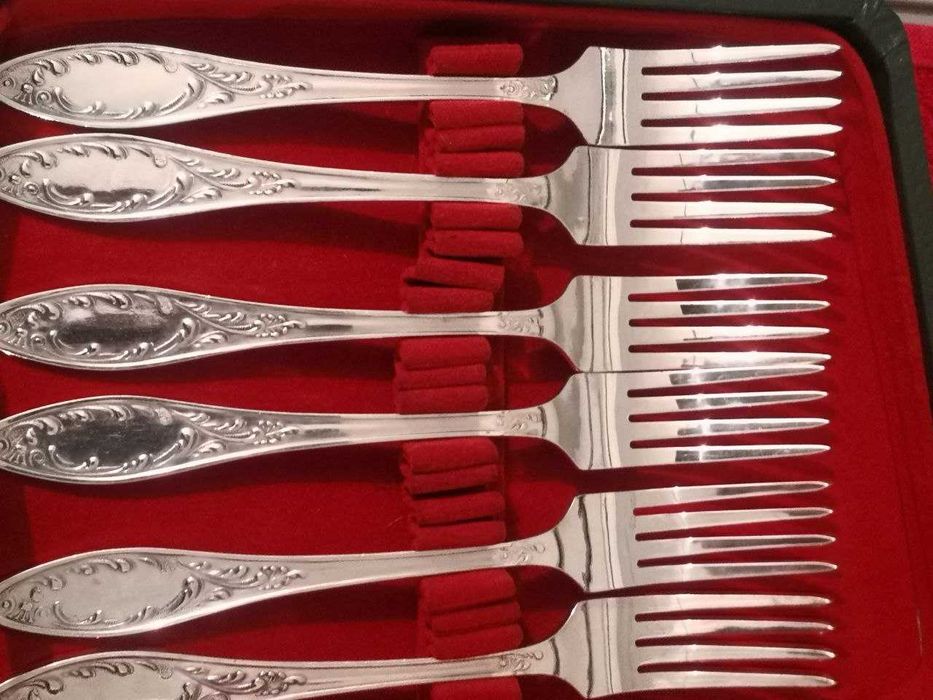 Мельхиоровый столовый комплект ,новый.