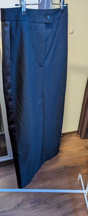 Пола от плат за костюми, размер M. Нова.
