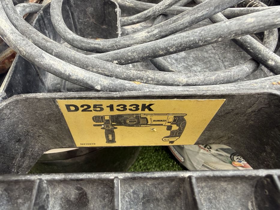 Перфоратор Dewalt D25143K
