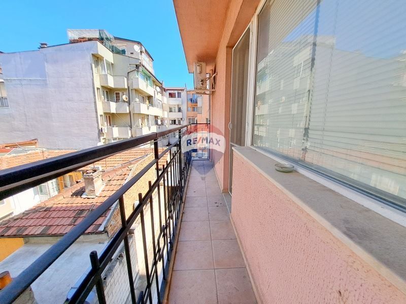 Дава се под наем Двустаен апартамент в Варна, Колхозен пазар - 53 кв.м за 280.5 € - Снимка #9