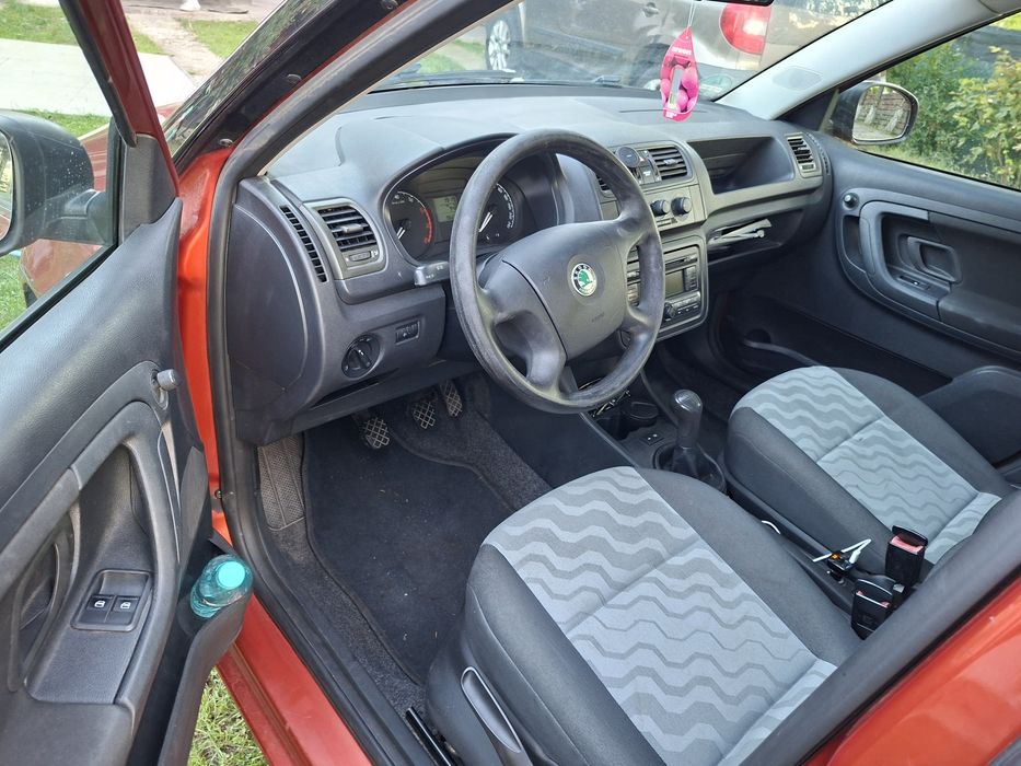 Skoda fabia 2 * facelift *numere rosii valabile 3luni