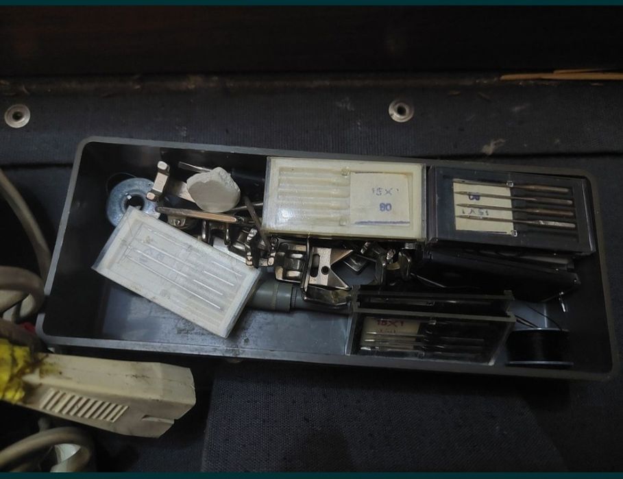 Masina de cusut veche