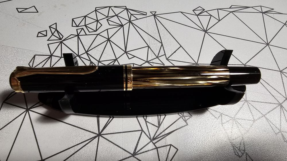 Set 2 stilouri Pelikan M200 si M600 Tortoise Bucuresti Sectorul 5 • OLX.ro