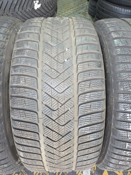 Set 4 anvelope SH iarna BMW X3 X4 Pirelli 245/45/20 cu 275/40/20 RFT
