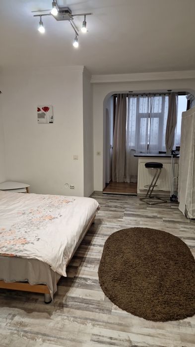 Proprietar inchiriez garsoniera 1500 ron