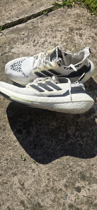 Pantofi pentru alergare Ultraboost 22 GX5573 Alb
Culo