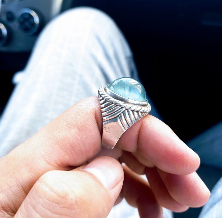 Драгоценные камни. Кольцо