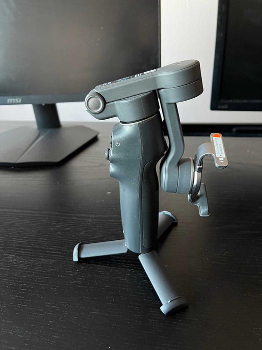 DJI Osmo Mobile 7 (OM7) – Gimbal Stabilizator pentru Telefon