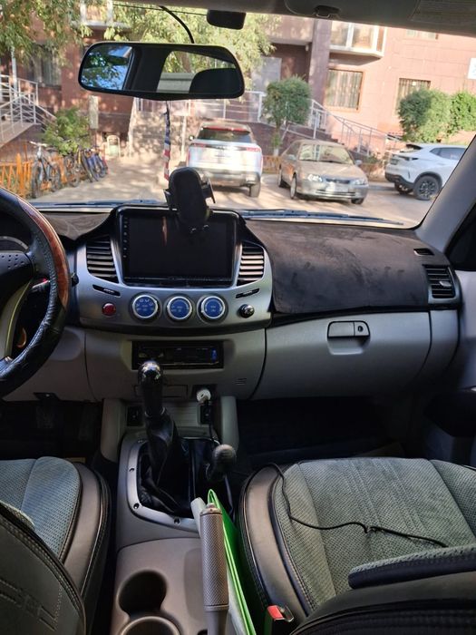 Продам пикап Mitsubishi L200,