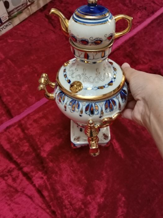 Фарфор самовар сотилади