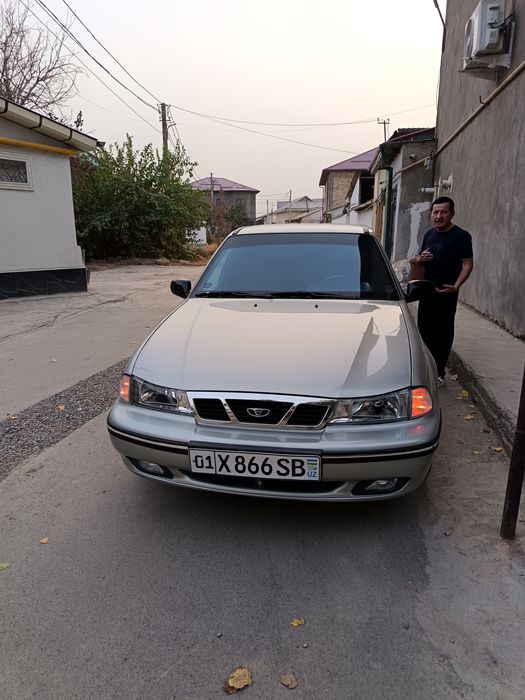 Леховой машина седан