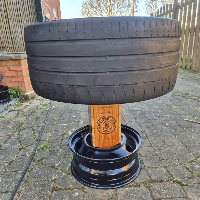 Masă artizanală unicat cu gravură personalizabilă – 2000 lei (transpor