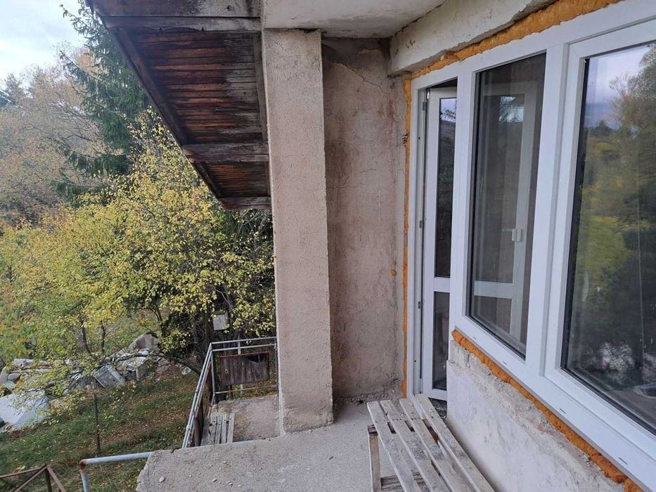 продава къща с.плана