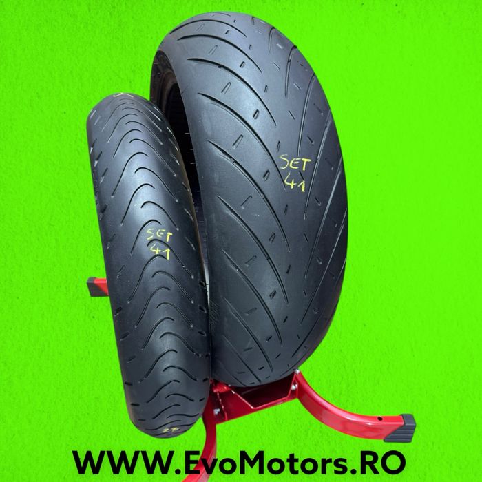 Set Anvelope Moto 120 70 17 si 190 55 17 Metzeler Rosdtec01 2023 set41