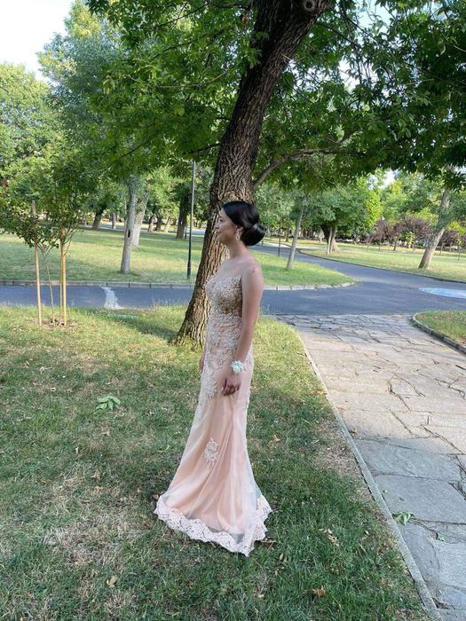 Официална рокля