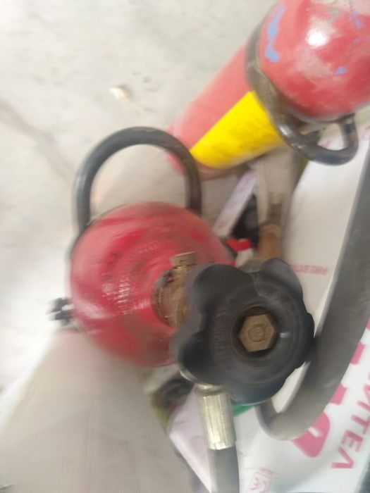 Пожарогасители, с въглероден двуокис запазени